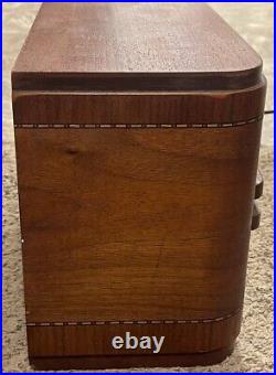 Vintage 1940 Wards Airline 0BR4-609A Tube Radio AM, SW, Beautiful, Works Great