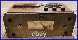 Vintage 1940 Wards Airline 0BR4-609A Tube Radio AM, SW, Beautiful, Works Great