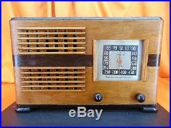 Vintage 1940's EMERSON EH342 Wood Cabinet TUBE RADIO