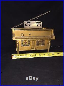 Vintage 1940's Fada Piano Tube Radio