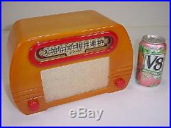 Vintage 1940's Fada Temple 652 Open Grill Butterscotch with Red Trim Tube Radio