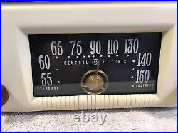 Vintage 1940's General Electric Model 201 AM Tube Radio Refurbished