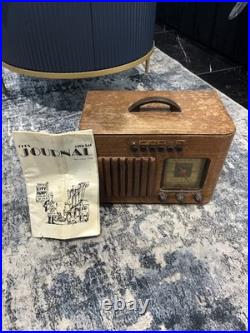 Vintage 1940's Philco 40-125 Wood Case Tabletop Tube Radio AM (READ) Vintage 1940's Philco 40-125 Wood Case Tabletop Tube Radio AM (READ)