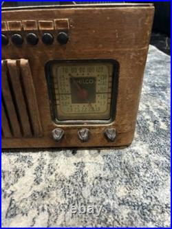 Vintage 1940's Philco 40-125 Wood Case Tabletop Tube Radio AM (READ)