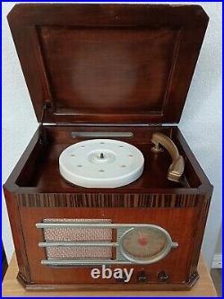 Vintage 1940's Sears Silvertone Tube Radio + Turntable Wood Tabletop Model 6071