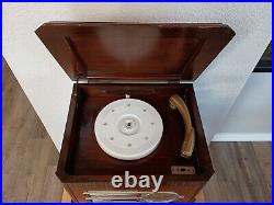 Vintage 1940's Sears Silvertone Tube Radio + Turntable Wood Tabletop Model 6071