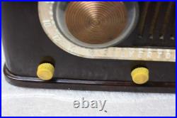 Vintage 1940's Silvertone Candy Cane Bakelite Tube Radio 3351 Powers on