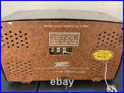 Vintage 1940's TUBED Zenith Bakelite Am Fm Table Radio Working