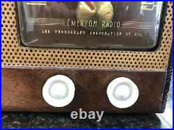 Vintage 1940s Emerson Radio Phonograph Corporation A. M. Tube Radio WORKS