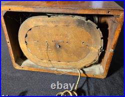 Vintage 1940s Emerson Wood Tube Radio Art Deco Dial Carry Handle UNTESTED AS-IS