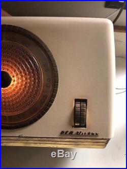 Vintage 1940s RCA Model 8X682 Bakelite AM Shortwave Tube Radio Sounds Great