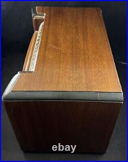Vintage 1940s Westinghouse L-641 Wood Table Tube Radio Made in USA