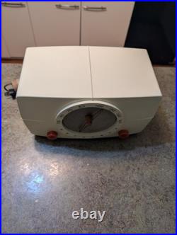 Vintage 1940s White Tube Radio Motorola 6X11U Painted Bakelite WORKS See VIDEO