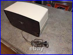 Vintage 1940s White Tube Radio Motorola 6X11U Painted Bakelite WORKS See VIDEO