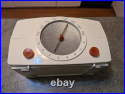 Vintage 1940s White Tube Radio Motorola 6X11U Painted Bakelite WORKS See VIDEO