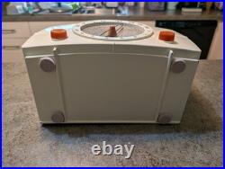 Vintage 1940s White Tube Radio Motorola 6X11U Painted Bakelite WORKS See VIDEO