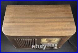 Vintage 1941 Delco R-1174 Wooden Table Tube Radio Made in USA