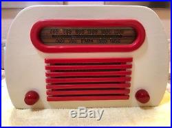 Vintage 1941 Fada Temple PROTOTYPE Tube Radio. Beautiful, playing well white/red