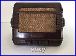 Vintage 1942 Crowley vanity Tube Radio Model C-588A