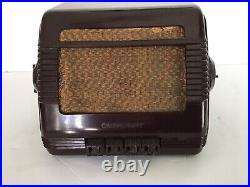 Vintage 1942 Crowley vanity Tube Radio Model C-588A