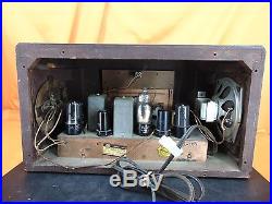 Vintage 1942 Wards AIRLINE 14BR-736A Wood Cabinet TUBE RADIO NICE PREWAR SET