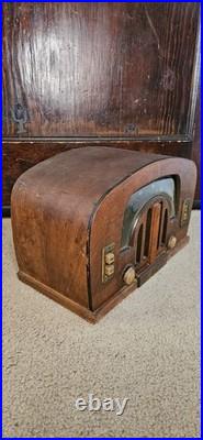 Vintage 1942 Zenith 6-D-2615 Boomerang Wood Radio Black Dial Working Condition