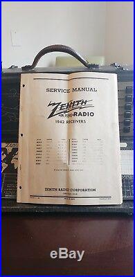 Vintage 1942 Zenith Bomber Long Distance Radio withManual Model 7G605