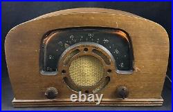Vintage 1942 Zenith Consol-Tone 6D-2620 Wooden Tube Radio