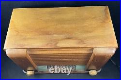 Vintage 1945 Harold Lifton 92-1 Wood Table Tube Radio Made in USA