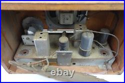 Vintage 1945 Harold Lifton 92-1 Wood Table Tube Radio Made in USA Parts Repair