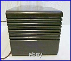 Vintage 1946 BREWSTER Tube Radio Model 9-1084-Walnut Bakelite Case Works
