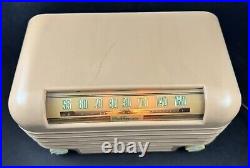 Vintage 1946 Hoffman Model A-200M Table Tube Radio