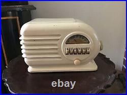 Vintage 1946 Modern Plastic Radio Grantline Model 606 Works