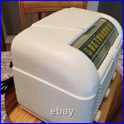 Vintage 1946 Sonora RZU-222 Radio Looks and Plays Terrific