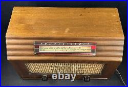 Vintage 1946 Temple E-514 Wooden Tube Radio Receiver Made in USA