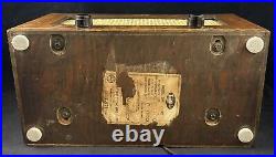 Vintage 1946 Temple E-514 Wooden Tube Radio Receiver Made in USA
