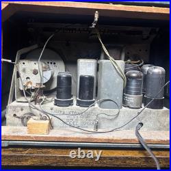 Vintage 1946 Truetone D2613 Green Bakelite Tube Radio Art Deco Parts/Repair