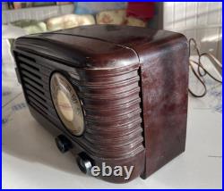 Vintage 1948-49 Emerson Tube Radio 594 in good working condition