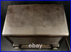 Vintage 1948 Admiral 7T01M-N Tube Table Radio Made in USA