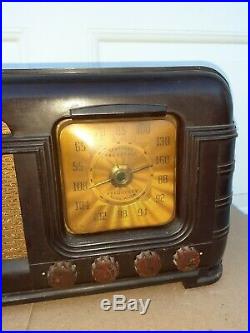 Vintage 1948 Fada Model 790 Antique Tube Bakelite Radio