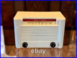 Vintage 1948 General Electric C122 Plaskon Radio Working! Antique Tube Radio