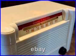Vintage 1948 General Electric C122 Plaskon Radio Working! Antique Tube Radio