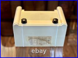 Vintage 1948 General Electric C122 Plaskon Radio Working! Antique Tube Radio
