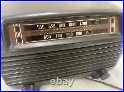 Vintage 1948 Philco 39-7068 Bakelite Tube Radio