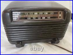 Vintage 1948 Philco 39-7068 Bakelite Tube Radio