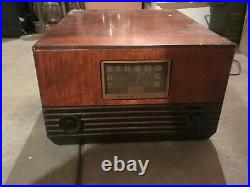 Vintage 1948 Radiola 75ZU Radio & Record Player