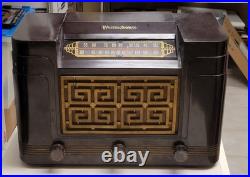 Vintage 1948 Westinghouse H204A Tube AM/FM Radio Mid-Century Bakelite Works Vintage 1948 Westinghouse H204A Tube AM/FM Radio Mid-Century Bakelite Works