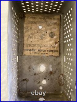 Vintage 1949 Chevy AM Tube Radio #986389. Complete