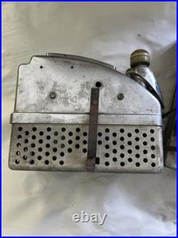 Vintage 1949 Chevy AM Tube Radio #986389. Complete