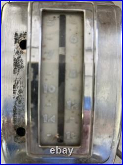 Vintage 1949 Chevy AM Tube Radio #986389. Complete